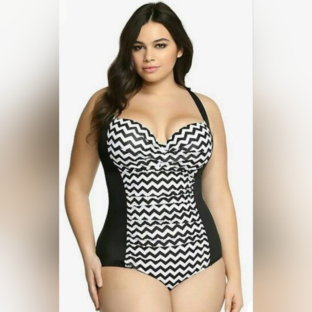Torrid Size 4 Black & White Chevron One Piece Swimsuit | Plus Size 4X